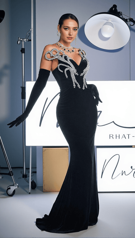 ABITO SIRENA IN VELLUTO CON CRISTALLI SENZA SPALLINE ZAMIR CON GUANTI