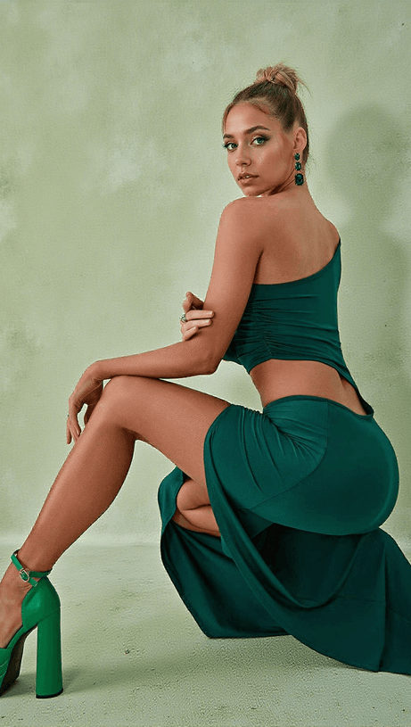 Abra – Maxikleid mit One-Shoulder-Ausschnitt