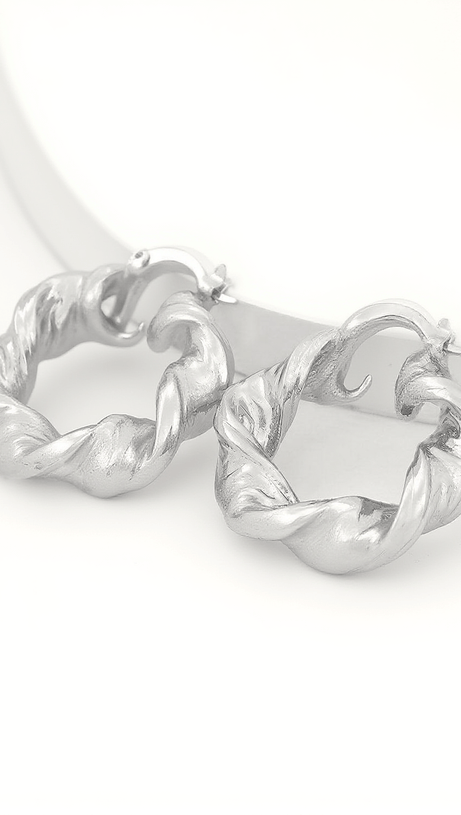 Maia – Klobige Creolen mit Twist