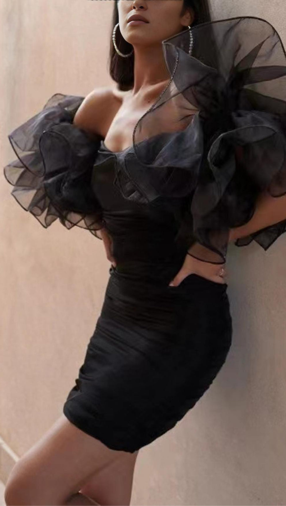 BUBBLE SLEEVE MIDI DRESS IN BLACK