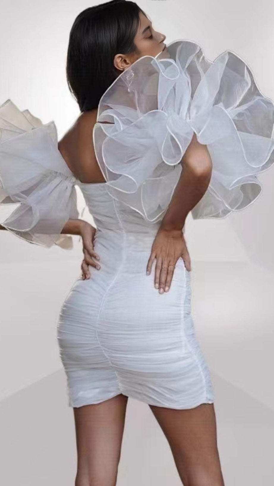 BUBBLE SLEEVE MIDI DRESS IN BLACK