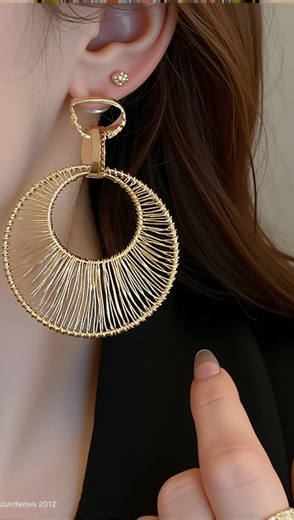 AIIZIE AISLINN METAL HOOP LARGE CIRCLE EARRINGS - product image