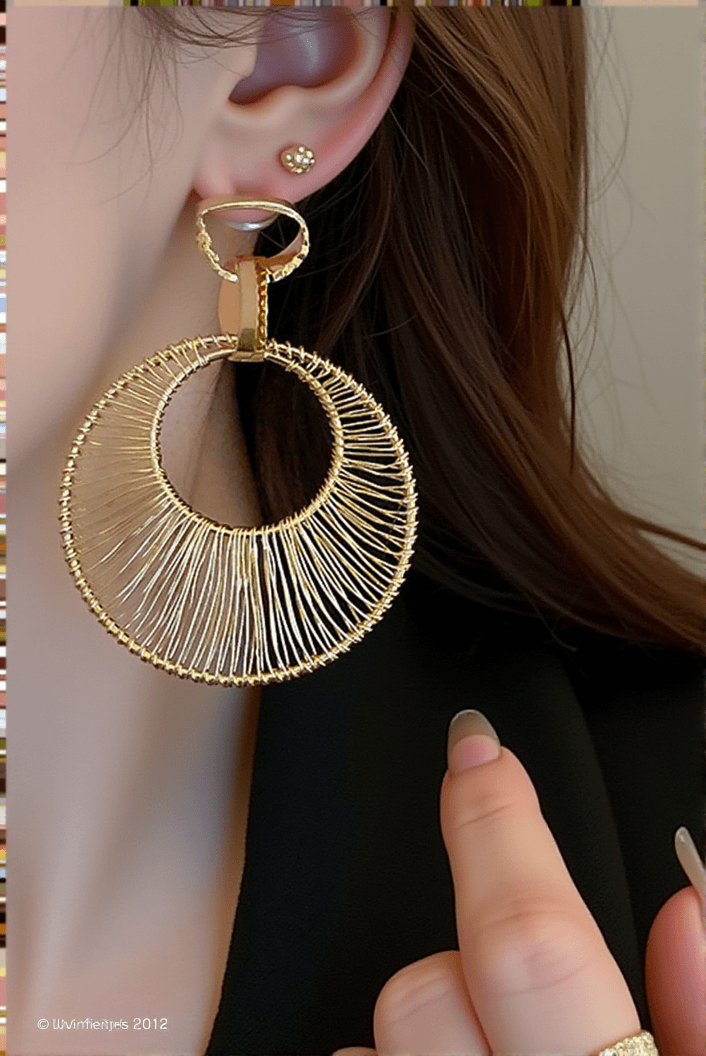 AISLINN METAL HOOP LARGE CIRCLE EARRINGS