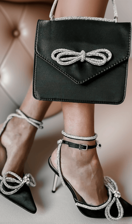 Scarpe con tacco a spillo e fiocco sul retro con strass Cressida