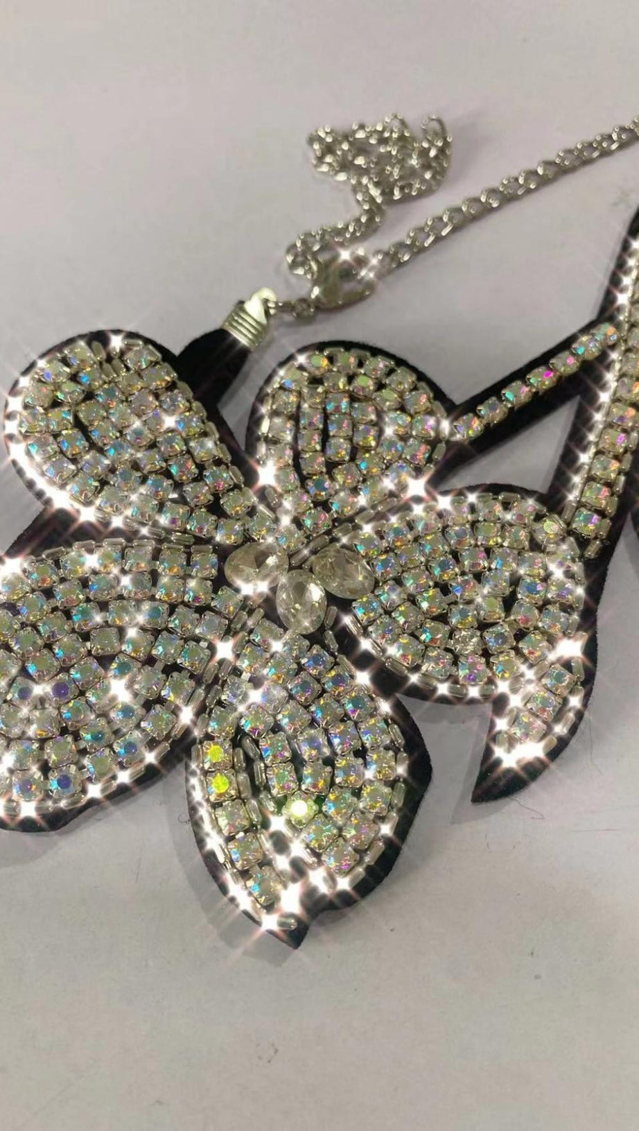 BLUMEN-DIAMANT-HALSKETTE