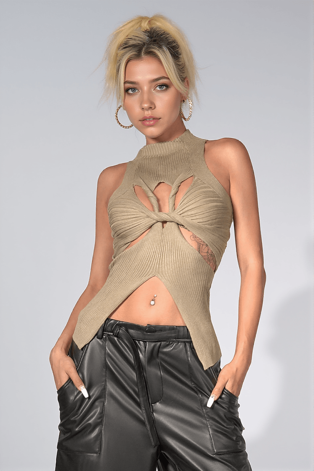 Alyzah Stricktop mit unregelmäßigen Ausschnitten