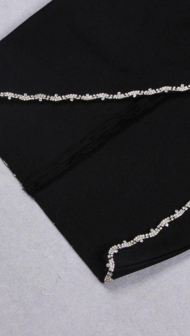 ABITO CON BENDAGGI DI CRISTALLI IN NERO