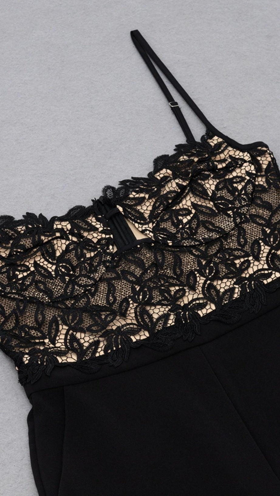 LACE TOPS IN BLACK