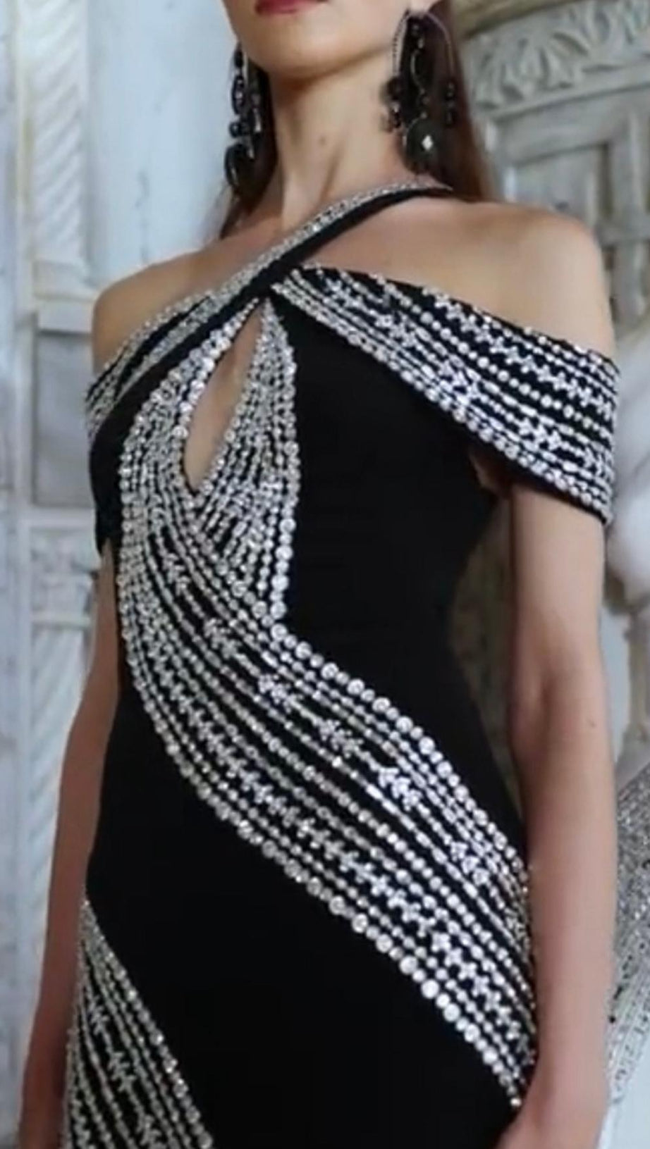 PEARL DRESS IN BLACK