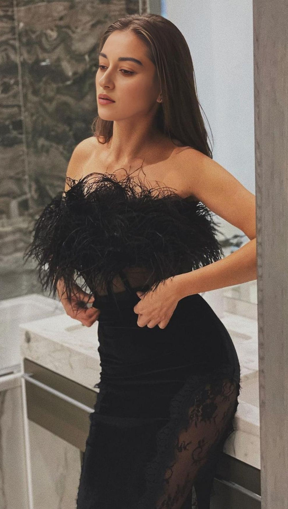 LACE FEATHER  DRESS IN BLACK