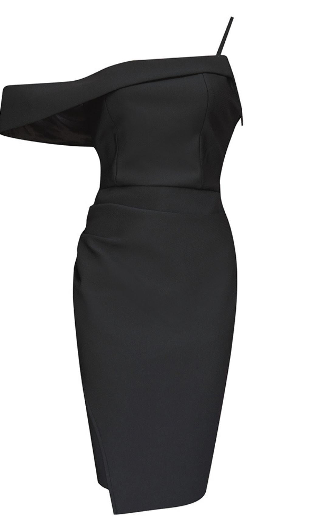 MINIKLEID IN SCHWARZ