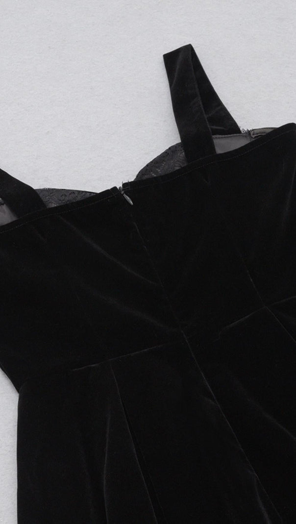AIIZIE VELVET TYPE A DRESS IN BLACK - product image