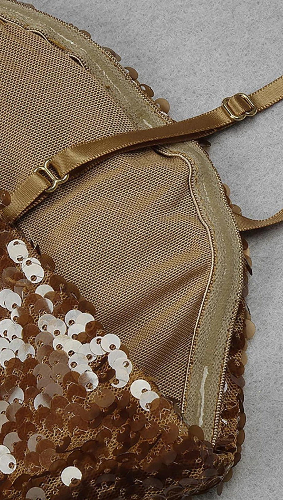 ABITO LUNGO CON PAILLETTES MARRONE