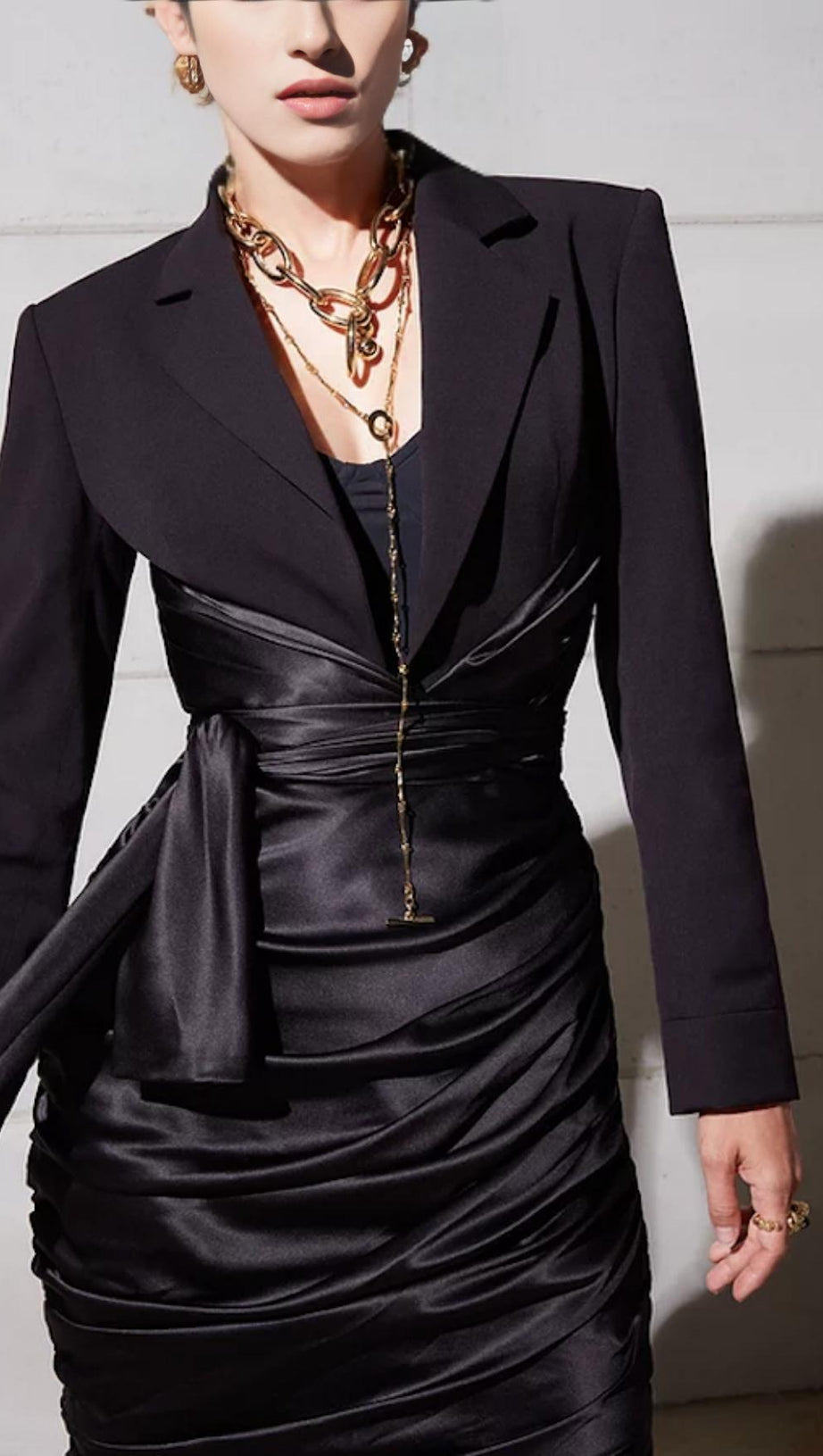 FOLD SUIT MIDI DRESS  IN BLACK