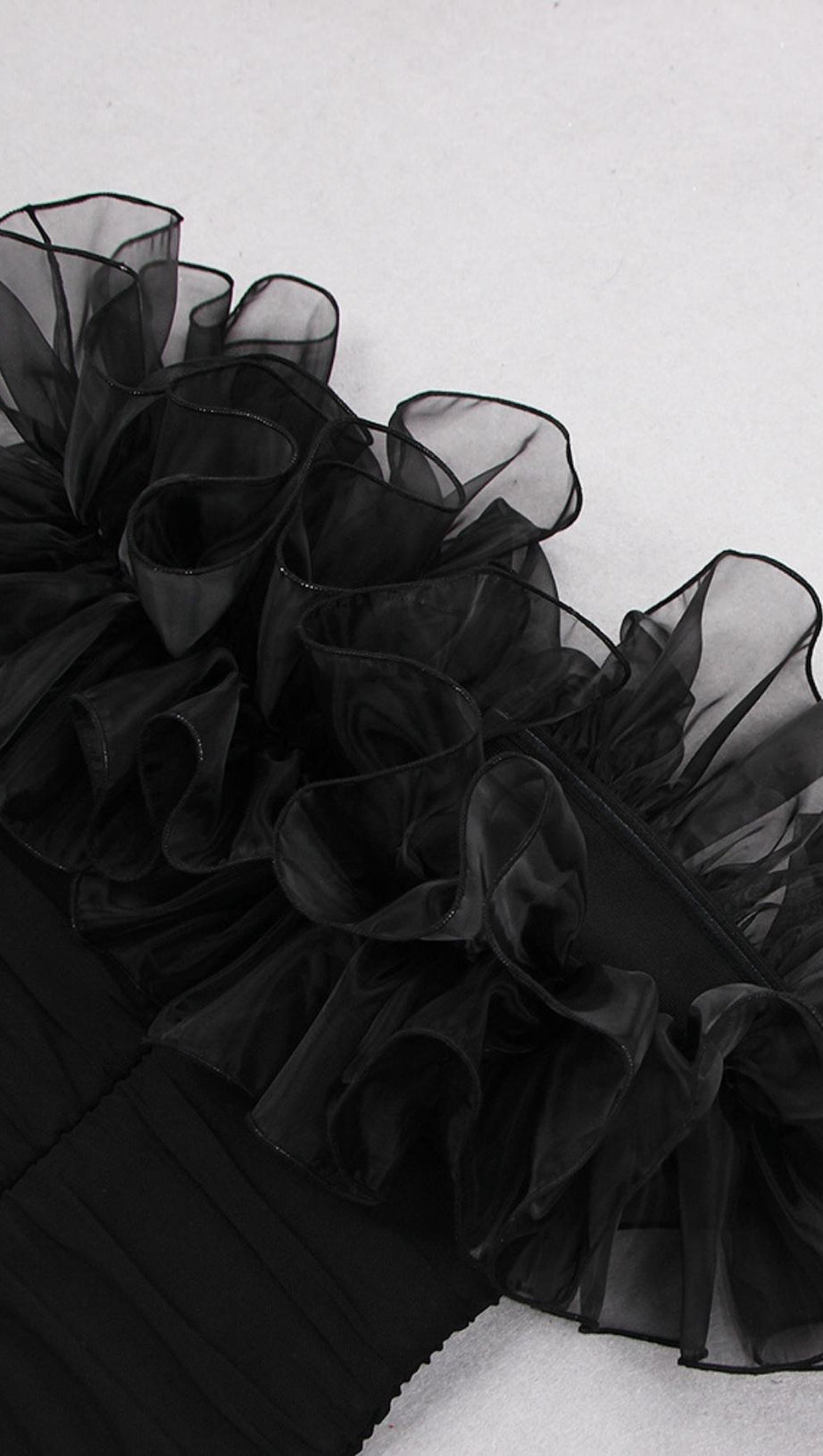 STRAPLESS LACE FLOWER MINI DRESS IN BLACK