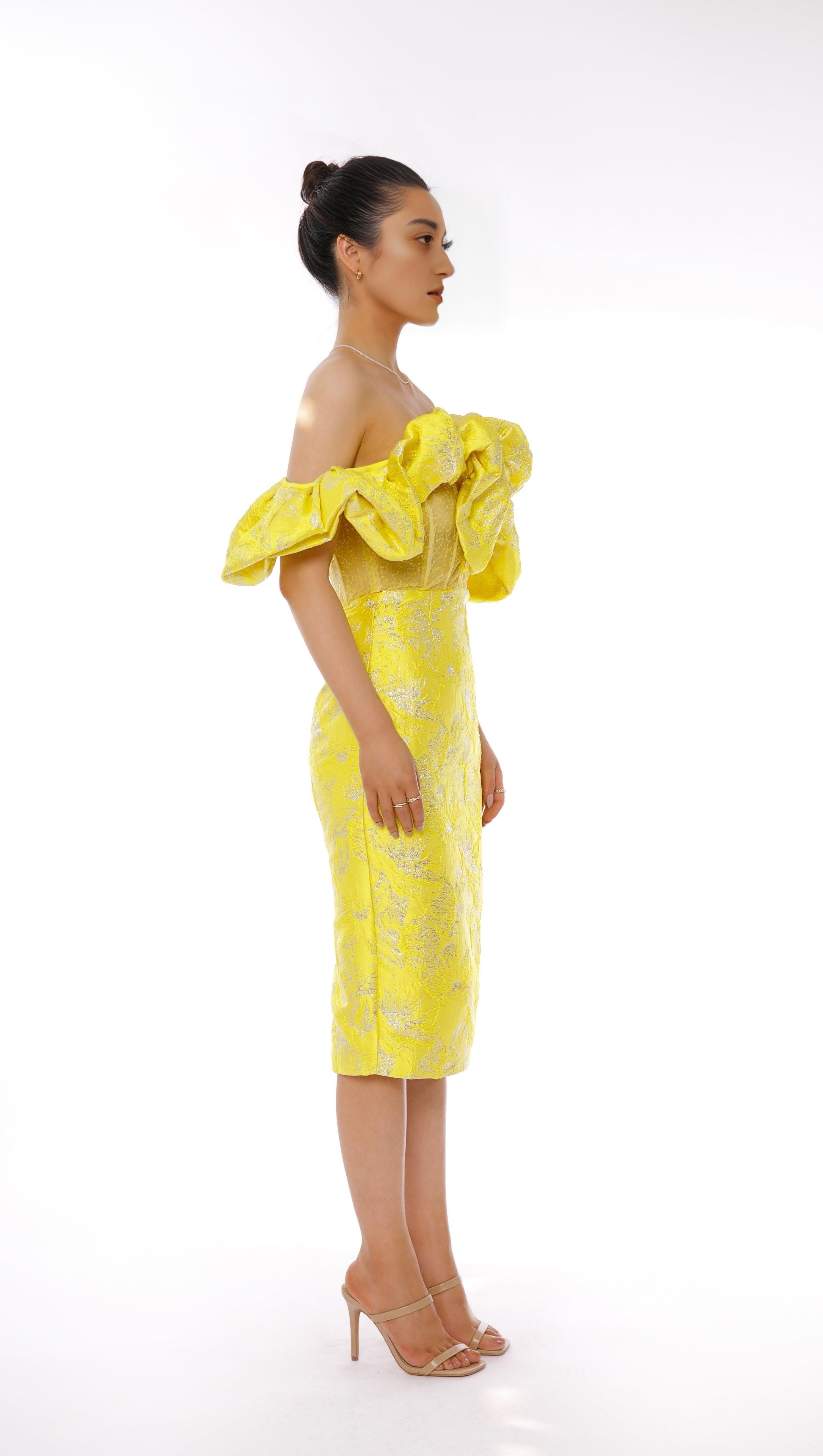 JACQUARD STRAPLESS MIDI DRESS IN YELLOW