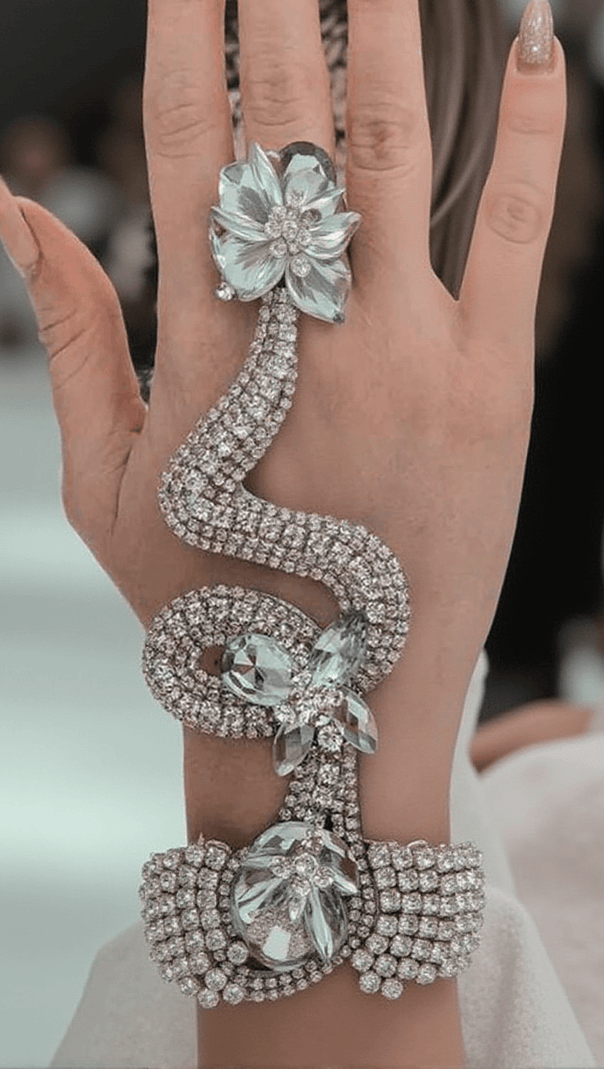 AIIZIE ANNALYSSA SERPENTINE DIAMOND BRACELET - product image