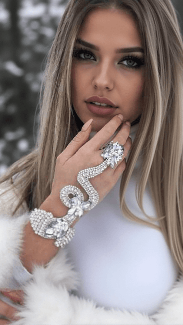 AIIZIE ANNALYSSA SERPENTINE DIAMOND BRACELET - product image