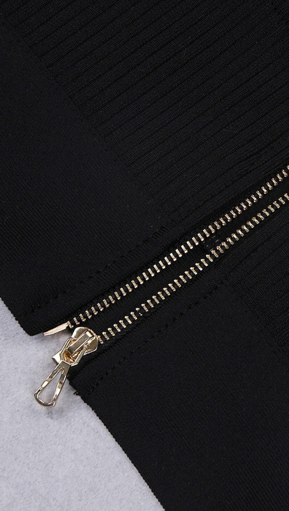 ZWEITEILIGES SET STRICK-MINIKLEID IN SCHWARZ 