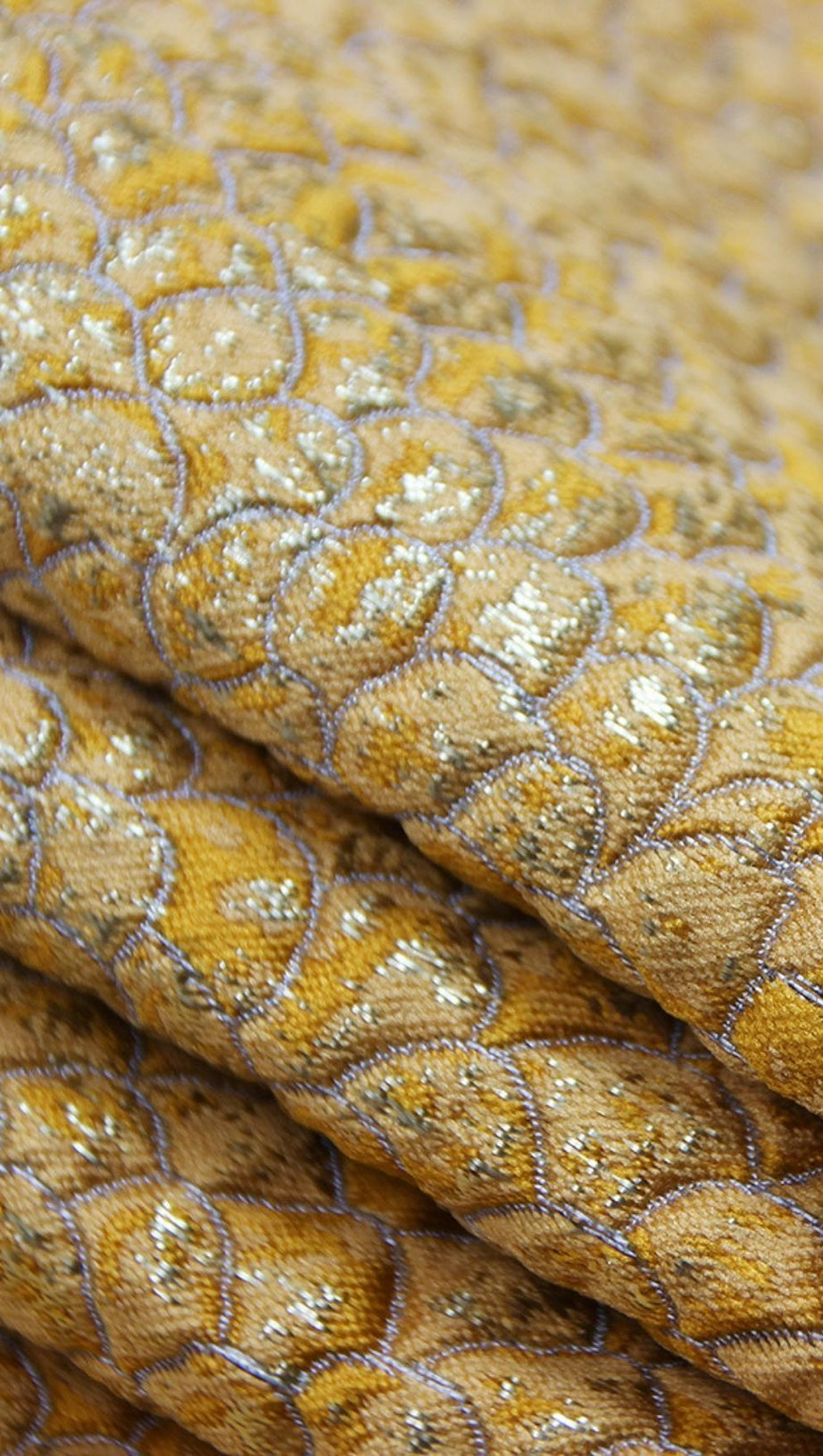 STRAPLESS SPLIT MIDI DRESS IN GOLD