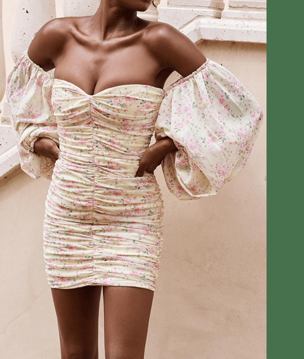 ABITO CORSETTO CON RUCHES E FIORI LIMONE 