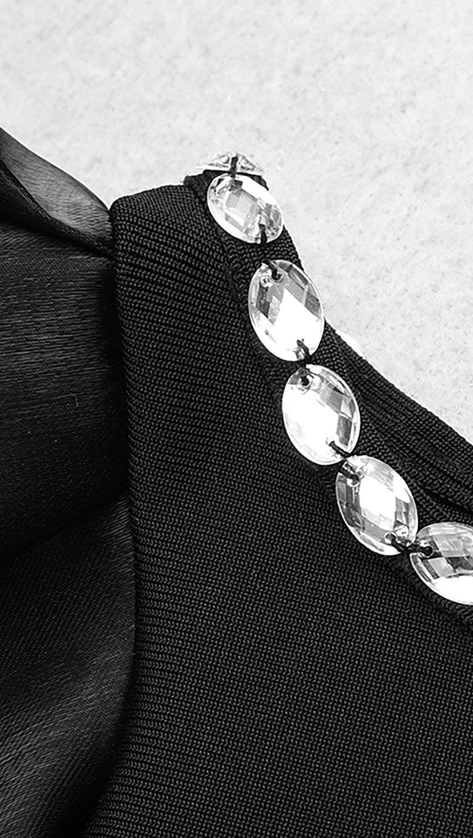 PUFF SLEEVE BANDAGE MINI DRESS IN BLACK