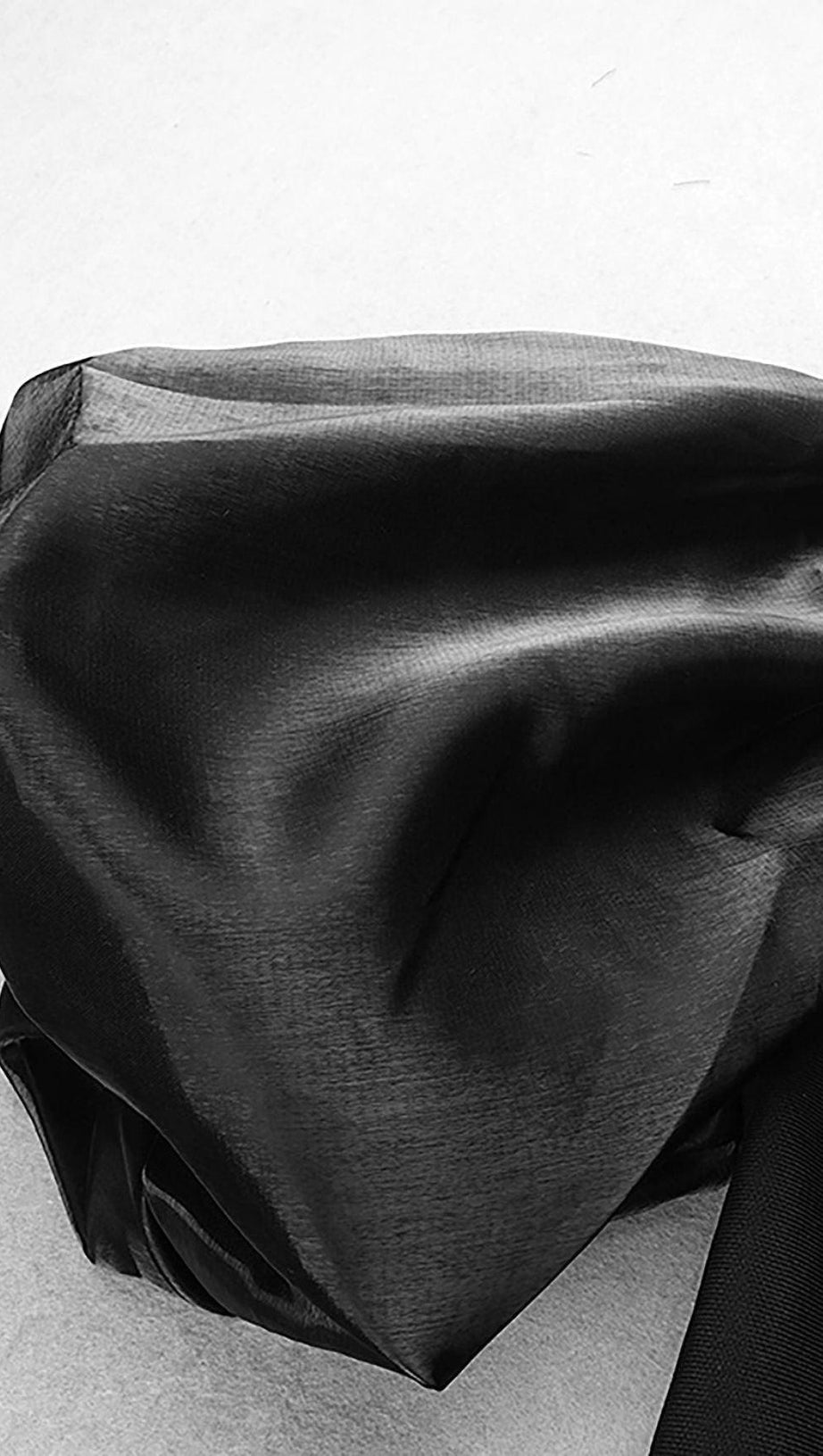 PUFF SLEEVE BANDAGE MINI DRESS IN BLACK