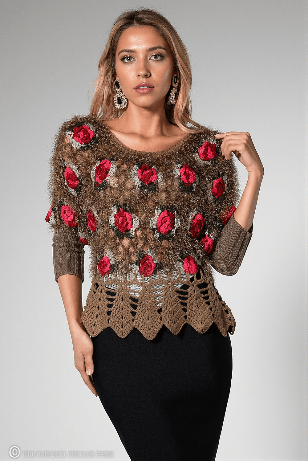 MAGLIONE ALL'UNCINETTO CON FIORI 3D NADEEN