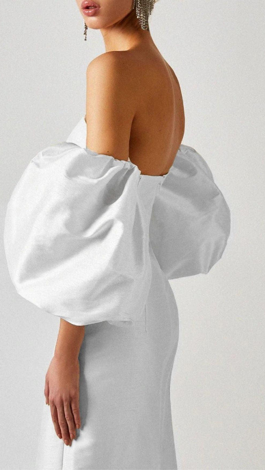 SATIN STRAPLESS MIDI DRESS IN WHITE