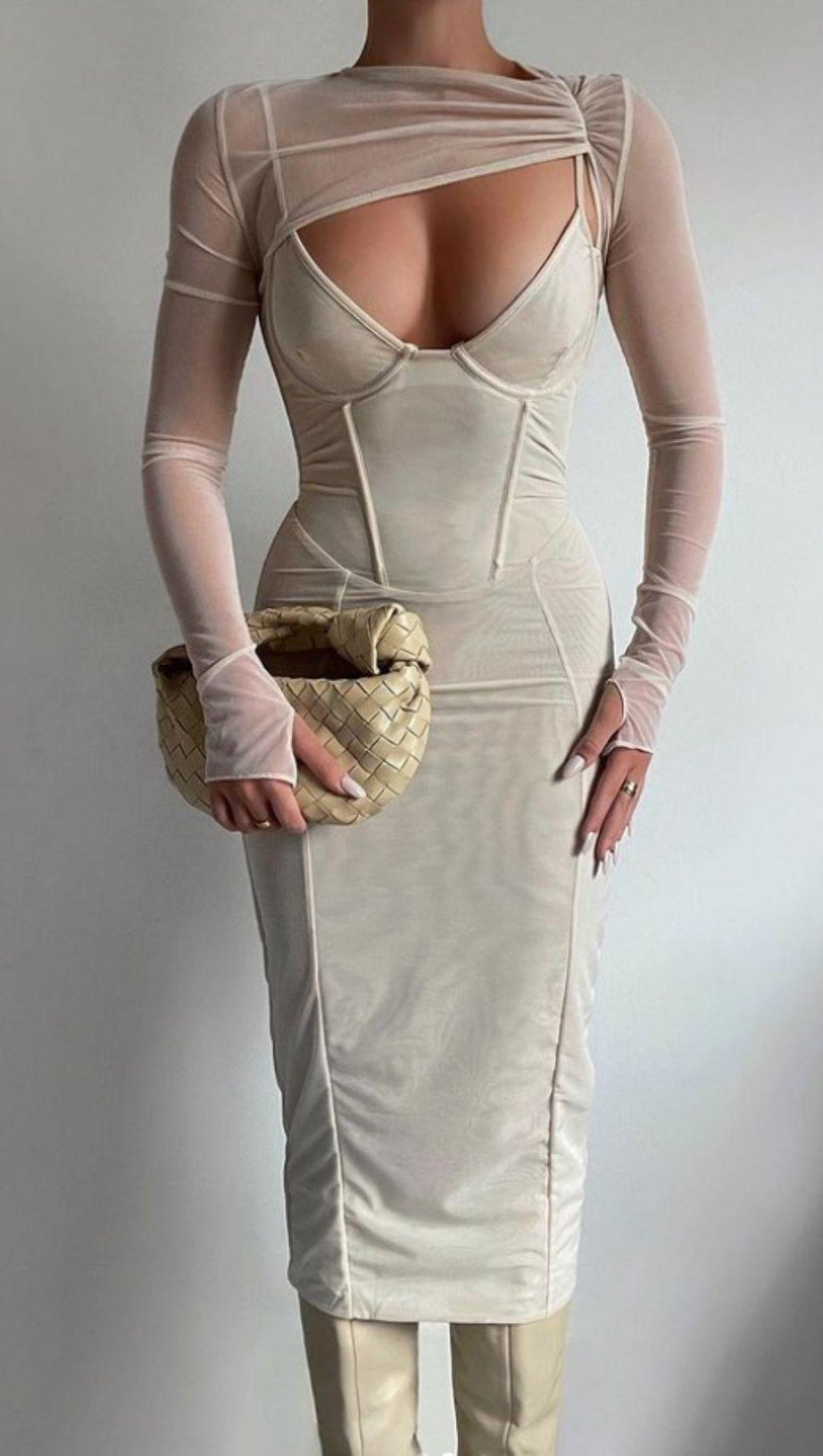 LONG SLEEVE MIDI DRESS IN BEIGE