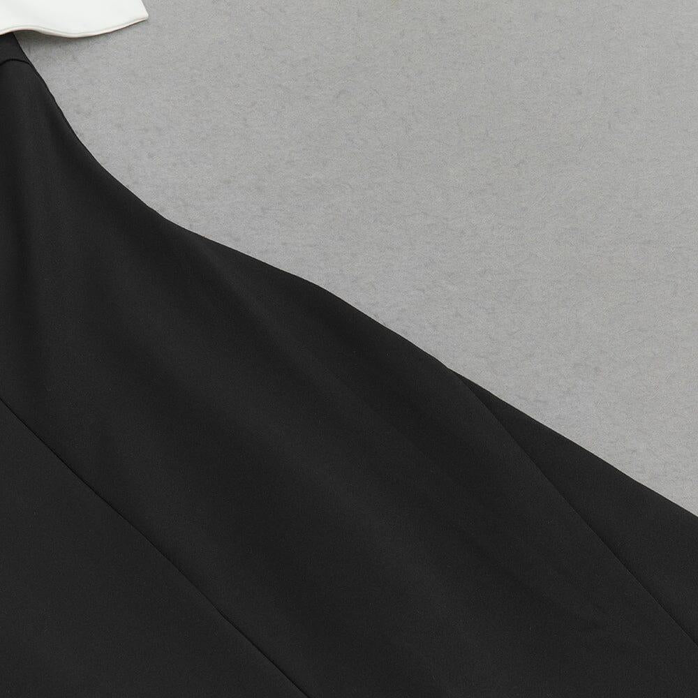 Schwarzes, ärmelloses, rückenfreies Midikleid mit Schmucksteinausschnitt und Schlitz vorn
