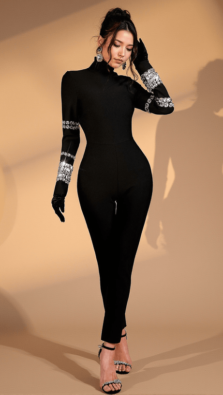 Emilee – Jumpsuit mit Kristallen und hohem Kragen