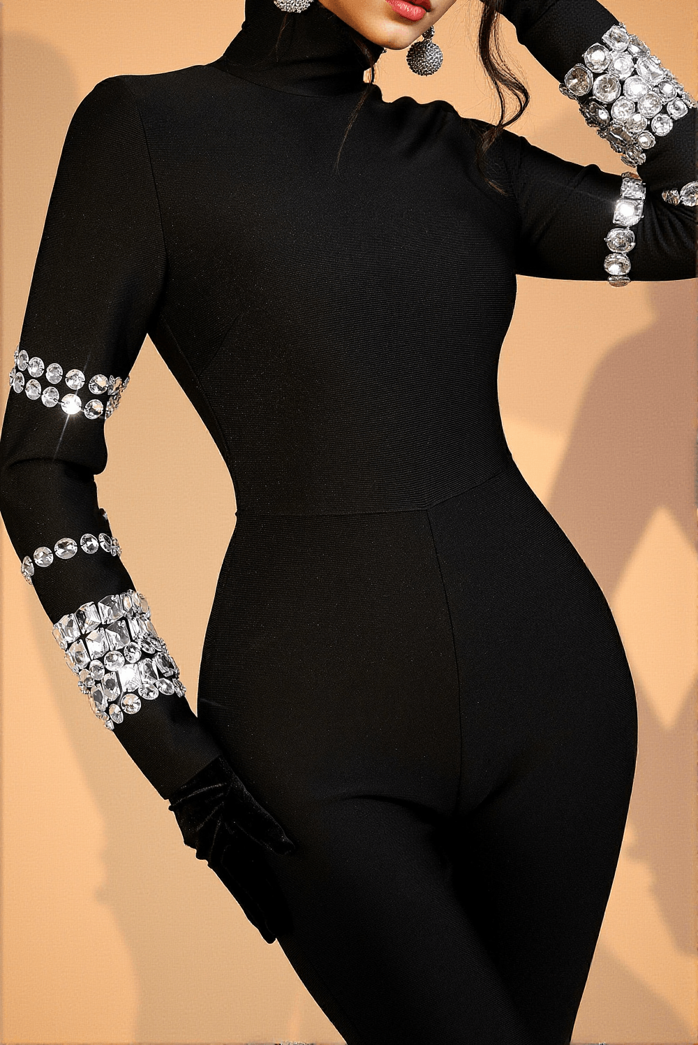 Emilee – Jumpsuit mit Kristallen und hohem Kragen