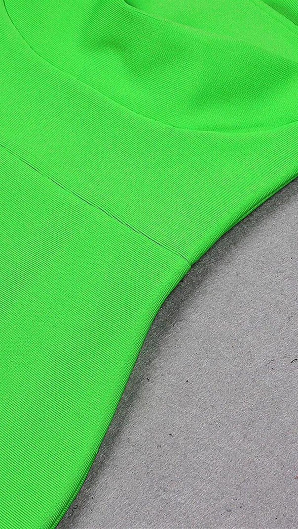 TRÄGERLOSES BANDAGE-MIDIKLEID IN GRÜN