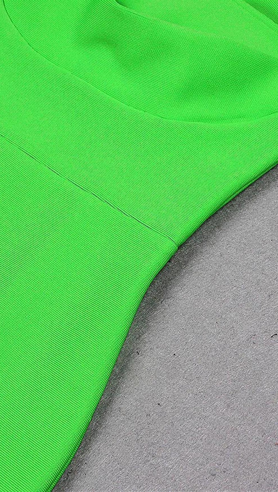 STRAPLESS BANDAGE MIDI DRESS IN GREEN