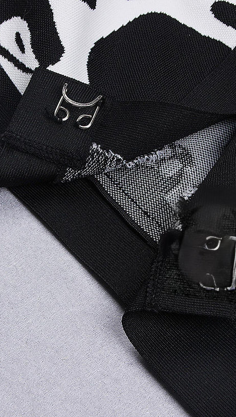 Kurze Bandagejacke mit tiefem V-Ausschnitt und Leopardenmuster in Schwarz