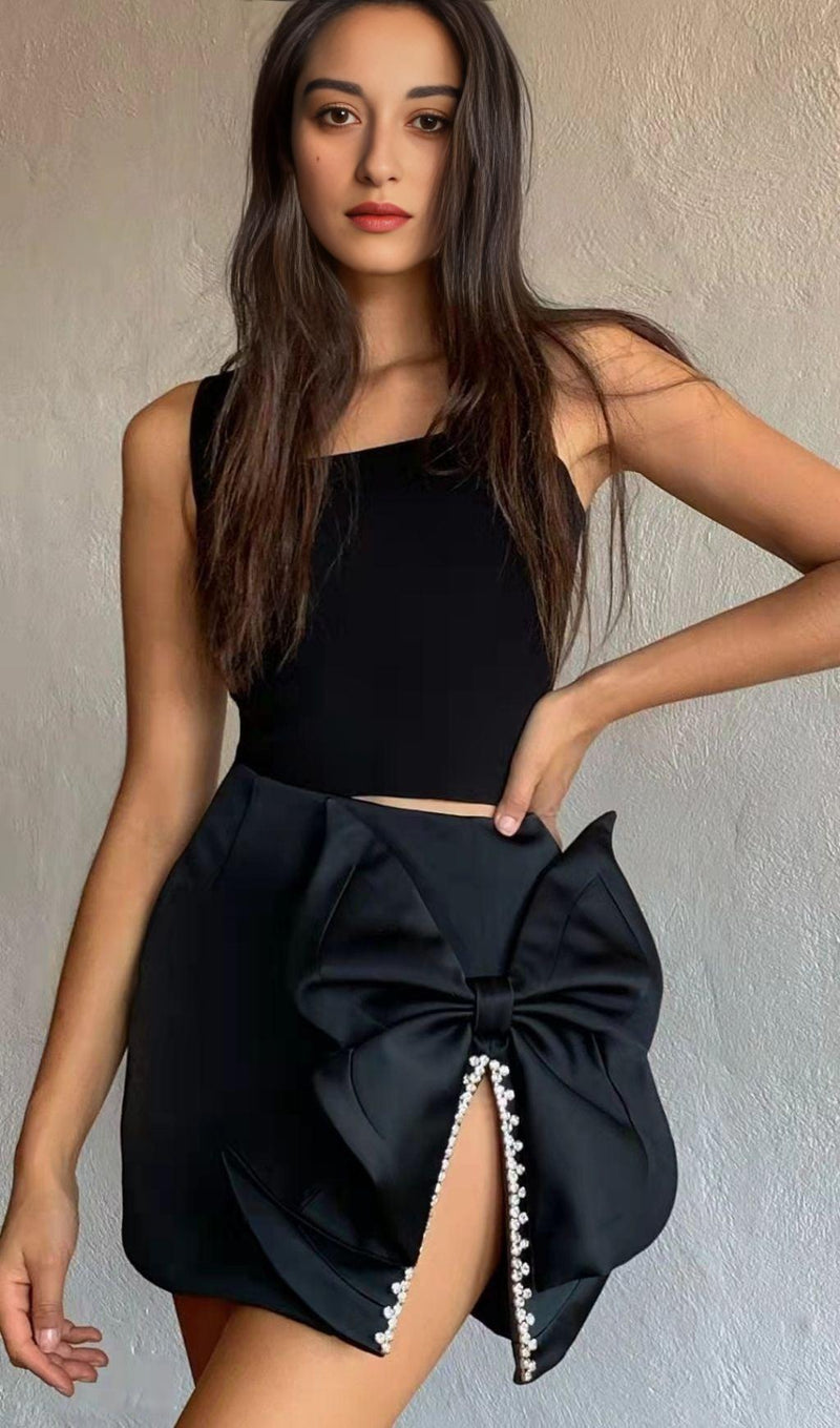 BLACK CRYSTAL BOW SKIRT