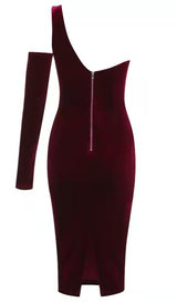 WINE RED ONE SHOULDER VELVET MIDI DRESS