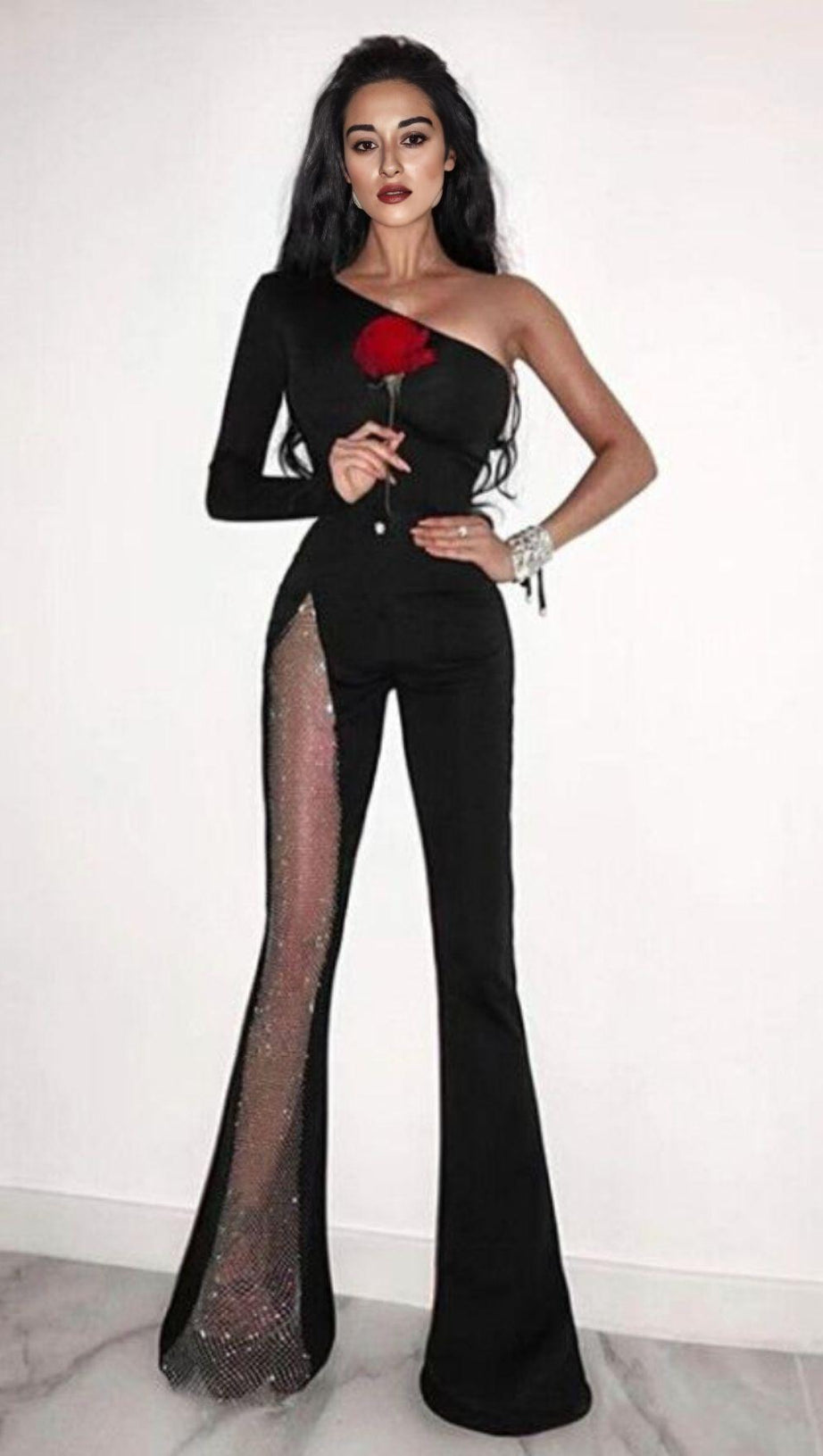 BLACK ONE-SIDE SLEEVED JUMPSUIT