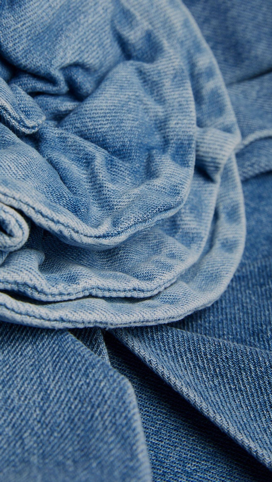 MOICU BLUMEN-JEANSROCK MIT ASYMMETRISCHEM SAUM