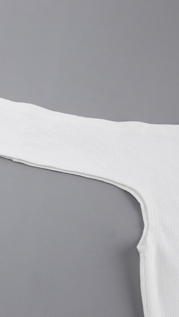 AIIZIE OFF-THE-SHOULDER SOLID COLOR T-SHIRT - product image