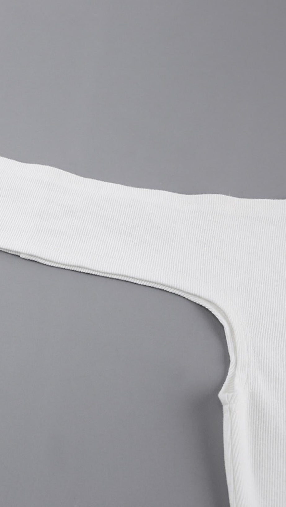 OFF-THE-SHOULDER SOLID COLOR T-SHIRT