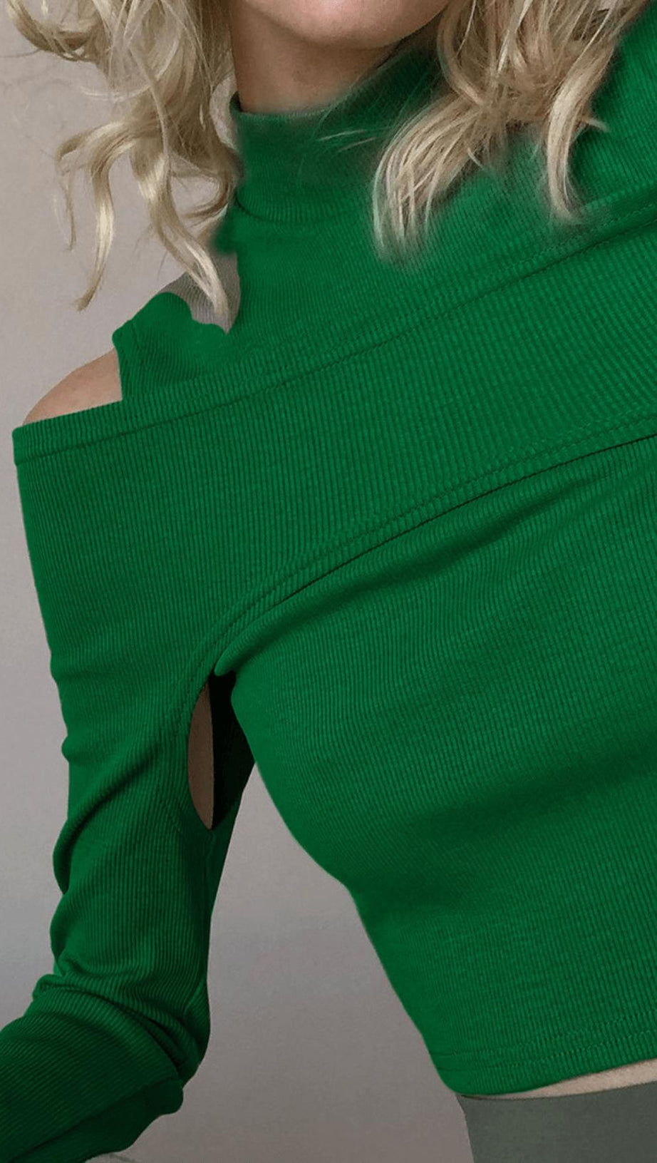 OFF-THE-SHOULDER SOLID COLOR T-SHIRT