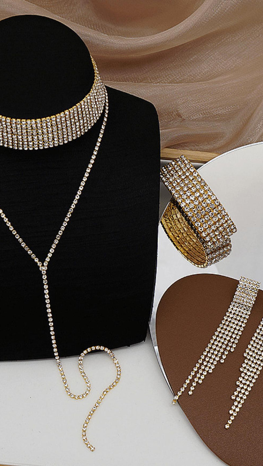 FULL DRILL THREE-PIECE SUIT