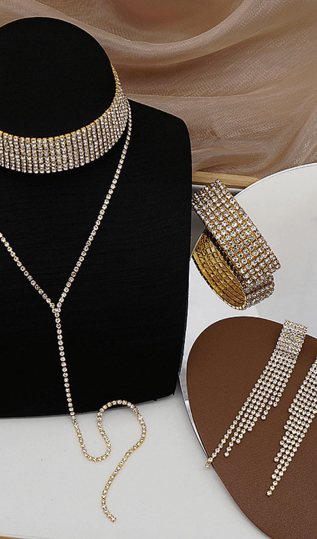 FULL DRILL THREE-PIECE SUIT