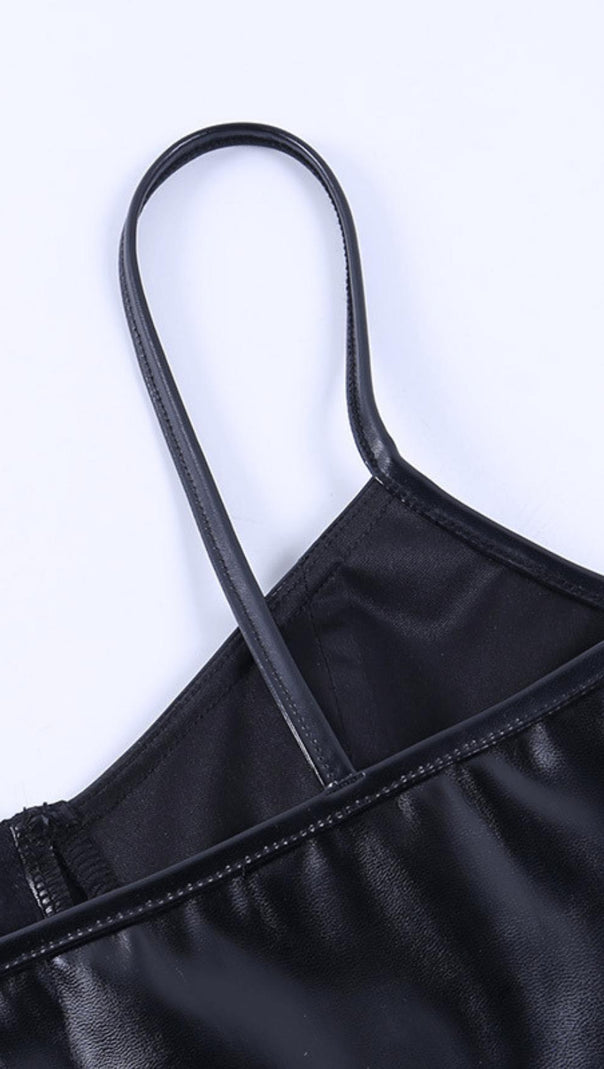 GILET SLIM FIT CON SCOLLO A U