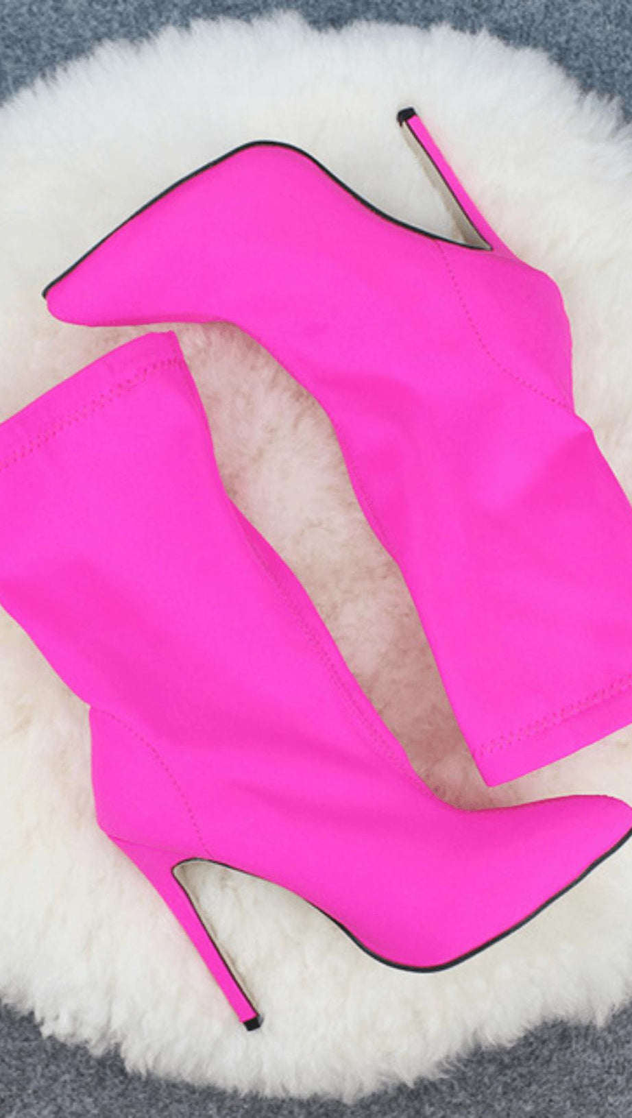 Mittelhohe Stiletto-Absätze mit Röhrensohle