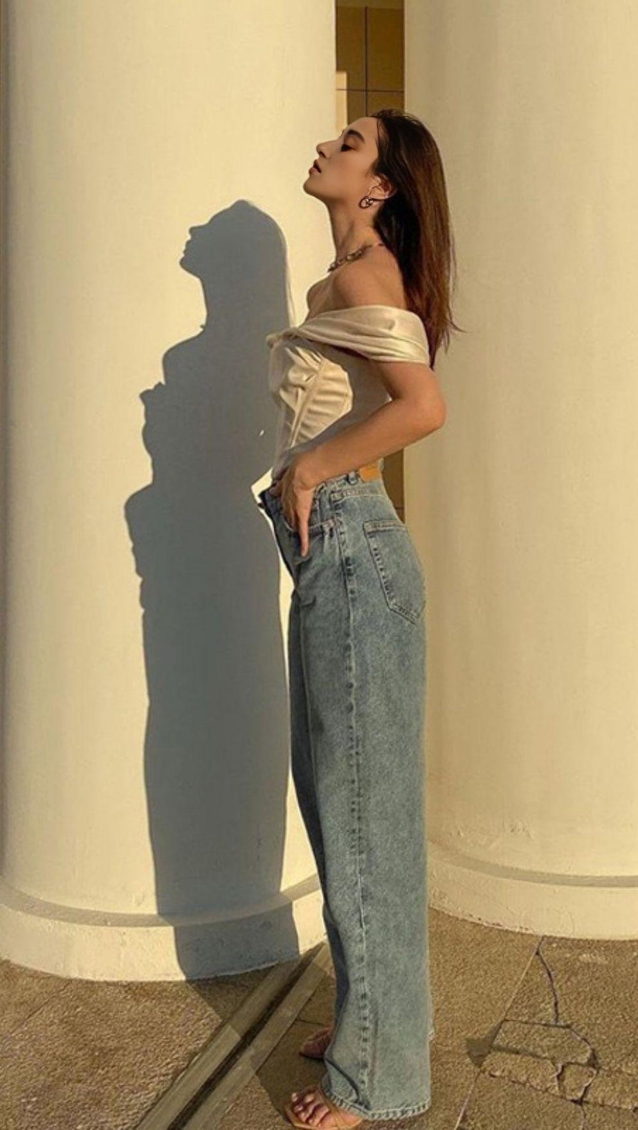 ONE-SHOULDER-TUBE-TOP UND ABDOMET-WESTE