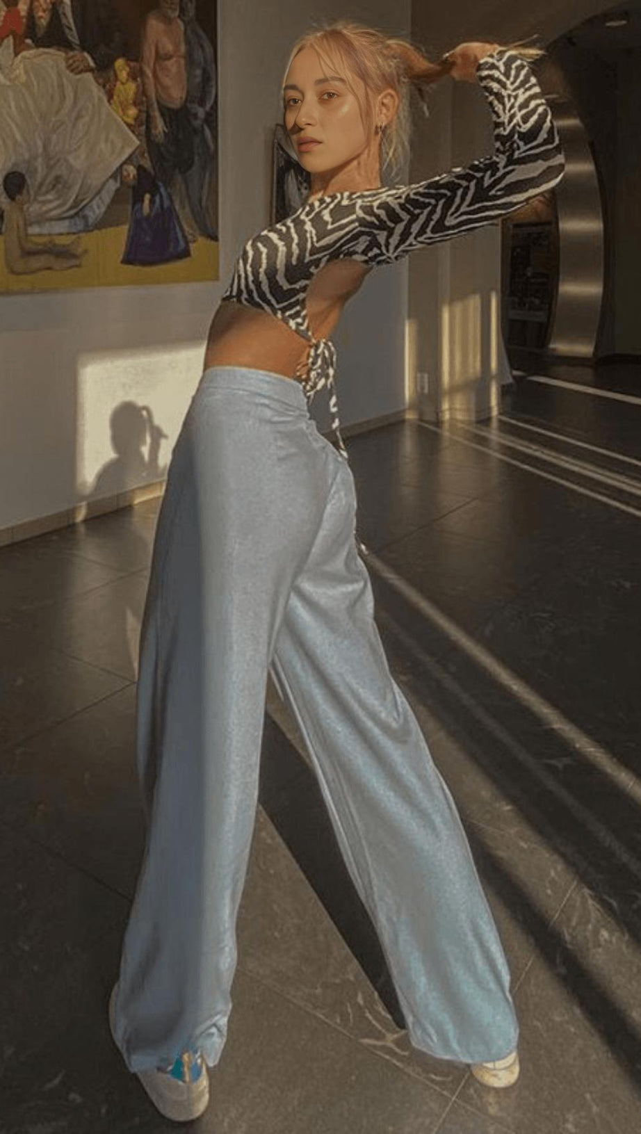 Neckholder-Top mit Zebra-Print und Schnürung