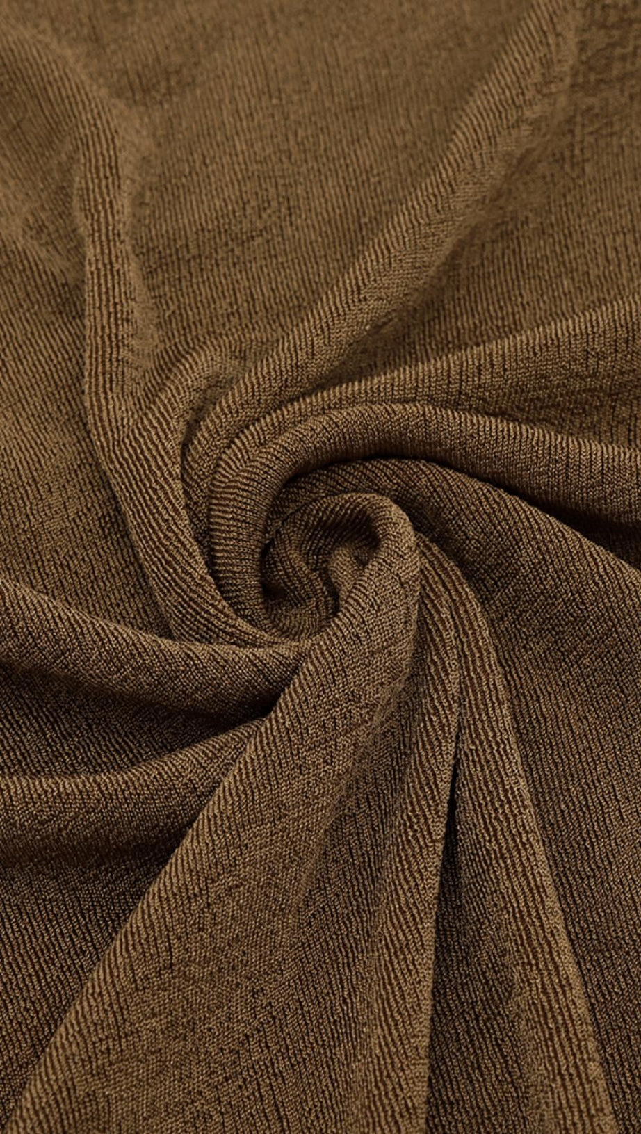 Schmales Kleid mit tiefem V-Ausschnitt und Plissee